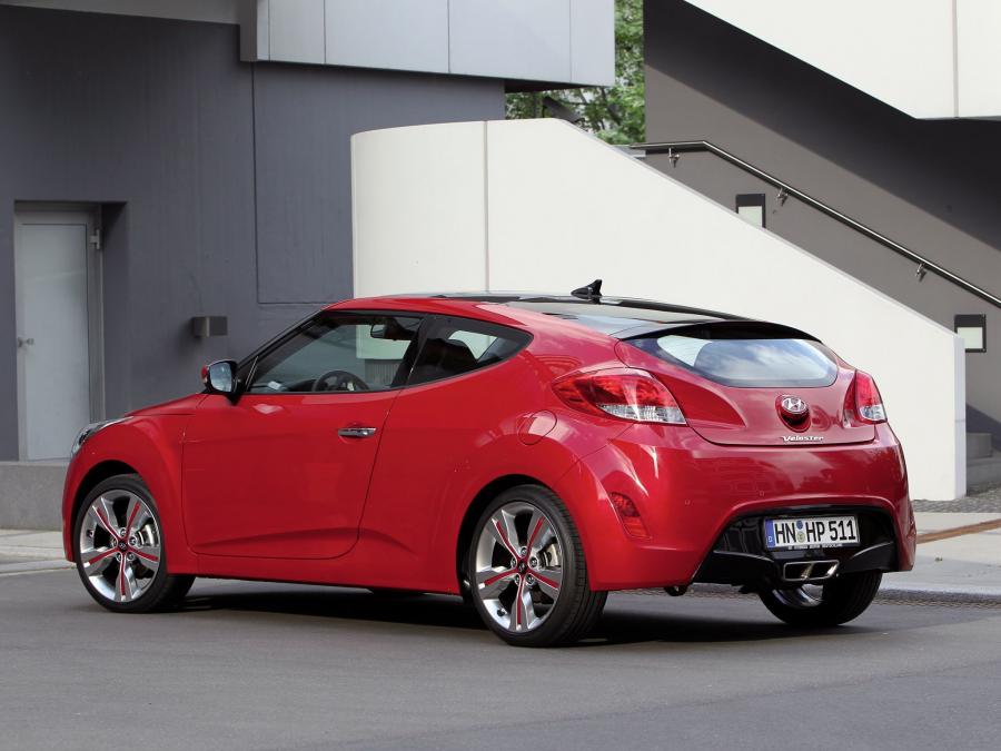  Hyundai Veloster 2011 года  (фото 38 из 184)